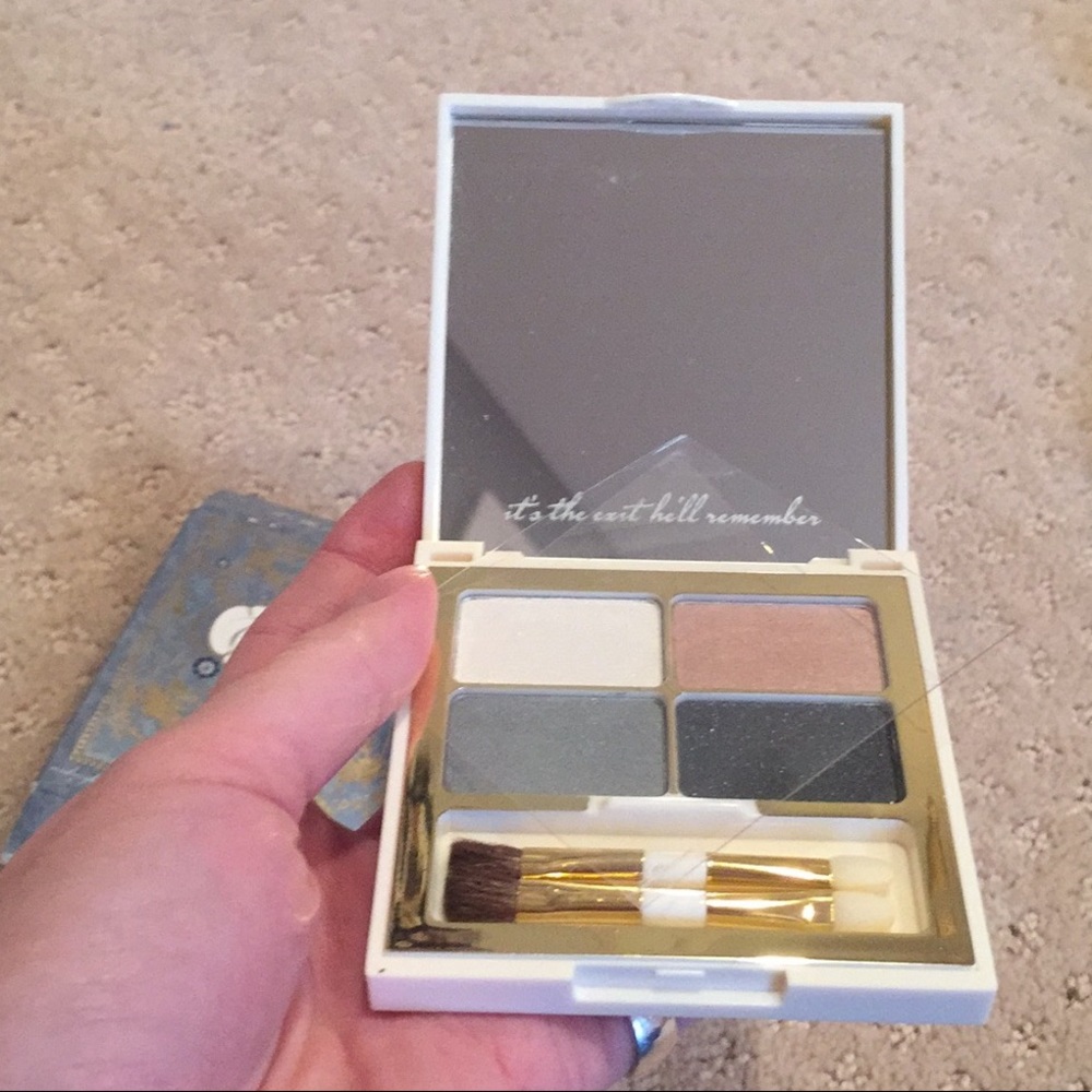 Sephora exclusive eyeshadow palette